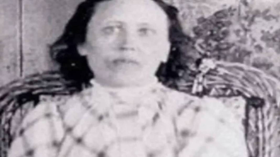 14 yaşında uykuya daldı 46 yaşında uyandı! Film değil gerçek: 32 yıl boyunca uyudu 1